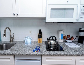 1 Bedroom Condo, Dennis Port, Edgewater Beach Resort! 2