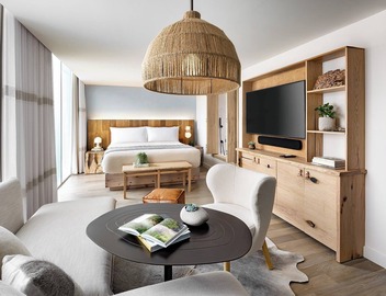 1 Hotel Toronto 2