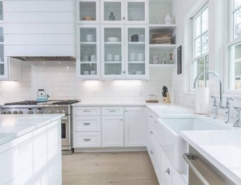 #1 VRBO in Austin HEATED POOL, central to 6th and Rainey 4