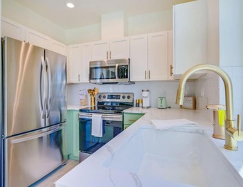 103 Belltown Modern and Bright in the Heart of Belltown Queen Bed 5