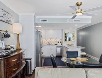 11th Floor! Oceanfront! King bed, recliners, all the extras! 5