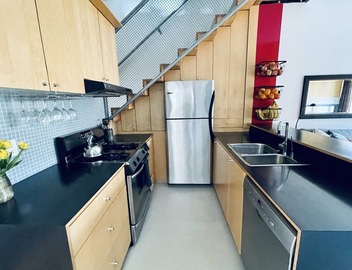 15 min to downtown | Hot tub | Spacious+peaceful+modern 2