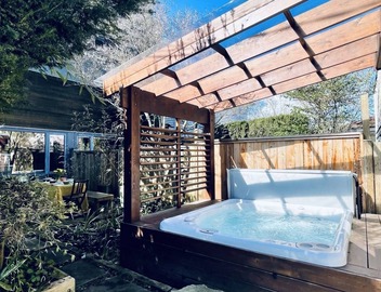 15 min to downtown | Hot tub | Spacious+peaceful+modern 4