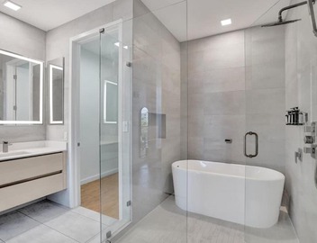17WEST Spacious 3BR Apartment with Balcony 3