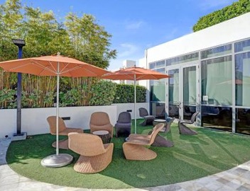 17WEST Spacious 3BR Apartment with Balcony -516 3