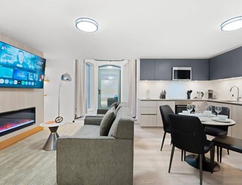 1BR Lower Boutique Suite Sleeps 4 WiFi+Parking 3