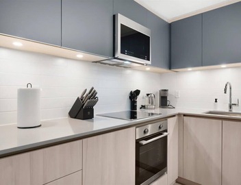 1BR Lower Boutique Suite Sleeps 4 WiFi+Parking 4