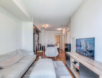 1BR plus Den Condo with Balcony in Heart of Toronto 4