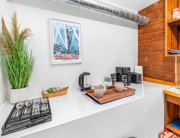 1BR Tranquil Haven in Beacon Hill 2