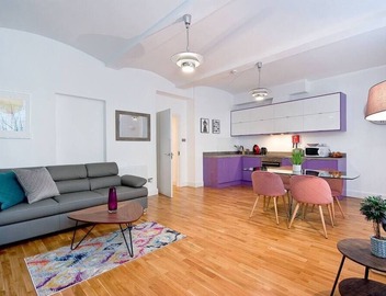 1M Farringdon sleeps 4 Large 1BR Former Warehouse 3