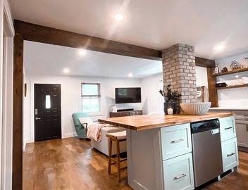 2 BATHROOM Executive Cottage with Office 3