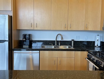 2-Bdrm 2-Bath Luxury Loft on Pearl St & 20th w/Flatirons Views 2