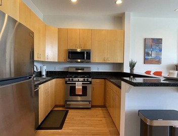 2-Bdrm 2-Bath Luxury Loft on Pearl St & 20th w/Flatirons Views 3
