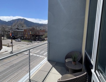 2-Bdrm 2-Bath Luxury Loft on Pearl St & 20th w/Flatirons Views 5
