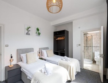 2 Bed City Centre Flat Sleeps 6 5