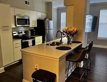 2 bedroom 2 bathroom, gated community walking distance to Perimeter Mall and etc 4