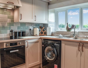 2 bedroom accommodation in Ingleton 3