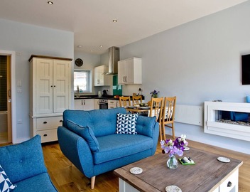 2 bedroom accommodation in Brixham 4