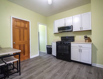 2 bedroom condo close to Boston and Cambridge with free parking 4