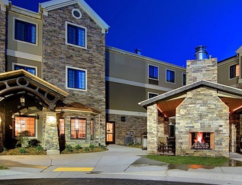 2 Bedroom Suite Close to Salt Palace Convention Center! Free Breakfast Buffet. Pool, Hot Tub & Waterslide Access. 5