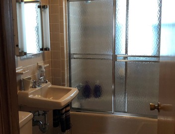 2 BR, 1 Bath, Sleeps 4+, Furnished and spacious apt. in quiet Boston suburb 4