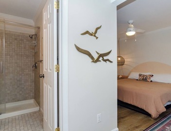 2 BR condo w ocean view and multiple pools 4
