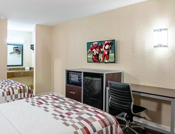 2 Budget-Friendly Rooms Near Popular Attractions – Close to I-10 4