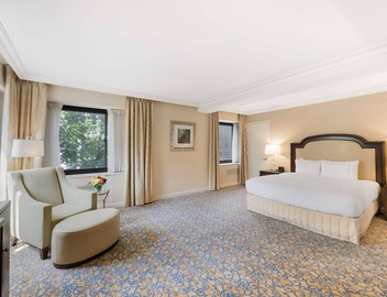 2 Connecting Suites at a 4⭐️ Hotel 2