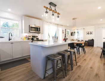 2 Cottages Side-by-Side - Waterfront -Hot Tub-Pets 3