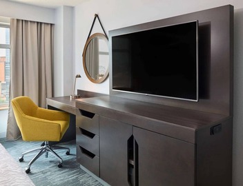 2 Elegant King Room Near Capitol Hill & Downtown Washington Nightlife 4
