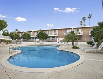 2 Great Units for Families! Pool, Parking, Near Attractions 2