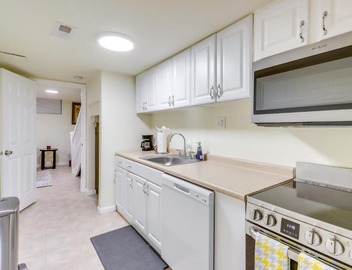 2 Mi to Dtwn DC: 1BD Apt Near Howard University 2