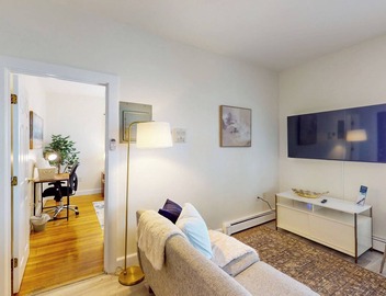 2 room studio w/Porch 2