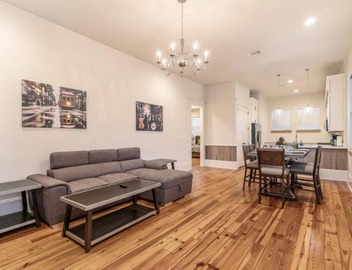 20% OFF Monthly | 10% OFF Weekly-Hosteeva 3 BR Cottage Close to St. Charles 5 m Ride to FQ 5