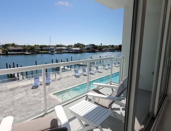 204, Water View-Clearwater Bch in 6 min, Pool/Gym 4