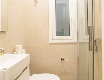 21PAR1005 Beautiful 2 bedrooms apartment 2