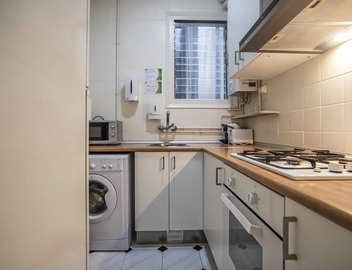 21PAR1005 Beautiful 2 bedrooms apartment 3