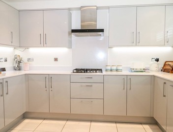 24 Baldwin Close, Hartley Wintney 3
