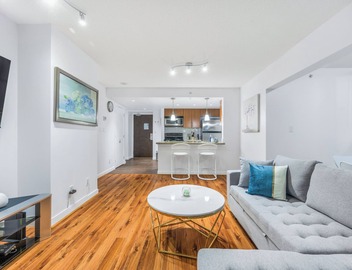 270° Rare Found downtown Ocean/Mountain/St View/King Suite/Pool/Hot Tub/Sauna 2