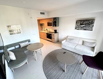 2907 - 1BR Apartment in Downtown Miami with Pool & Gym 4