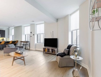 2B/2BA Inner Harbor · Downtown Baltimore 2