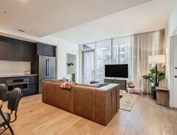2BD Condo-Rainey St-Best views-RT Pool 4