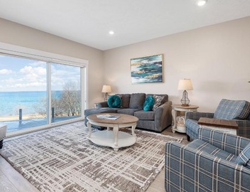 2BDR Lake View 1st Floor Condo steps to Beach 103E 5