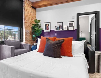 2BR/2BA Downtown Hotel Rooftop Pool 3