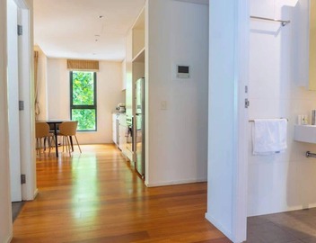 2BR Apt in Docklands WiFi City walk Water nearby 5