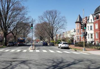 2BR Capitol hill delight, with private parking 5