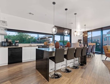 2BR Designer Condo East Downtown Austin 5