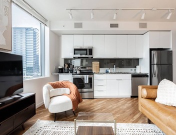 2BR | Gym, Pool | Bellevue | Sophari Towers I 5