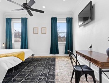 2BR retreat w kitchen & balcony 2