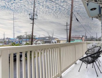2BR retreat w kitchen & balcony 4